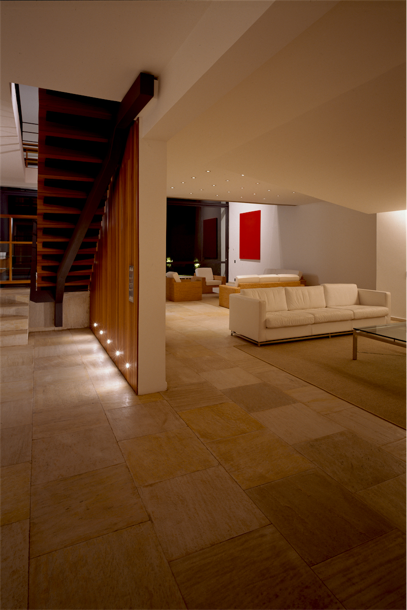Thomas Deckker: Magalhães House