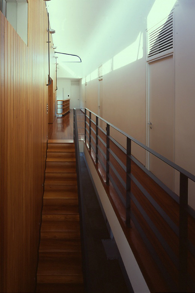 Thomas Deckker: Magalhães House