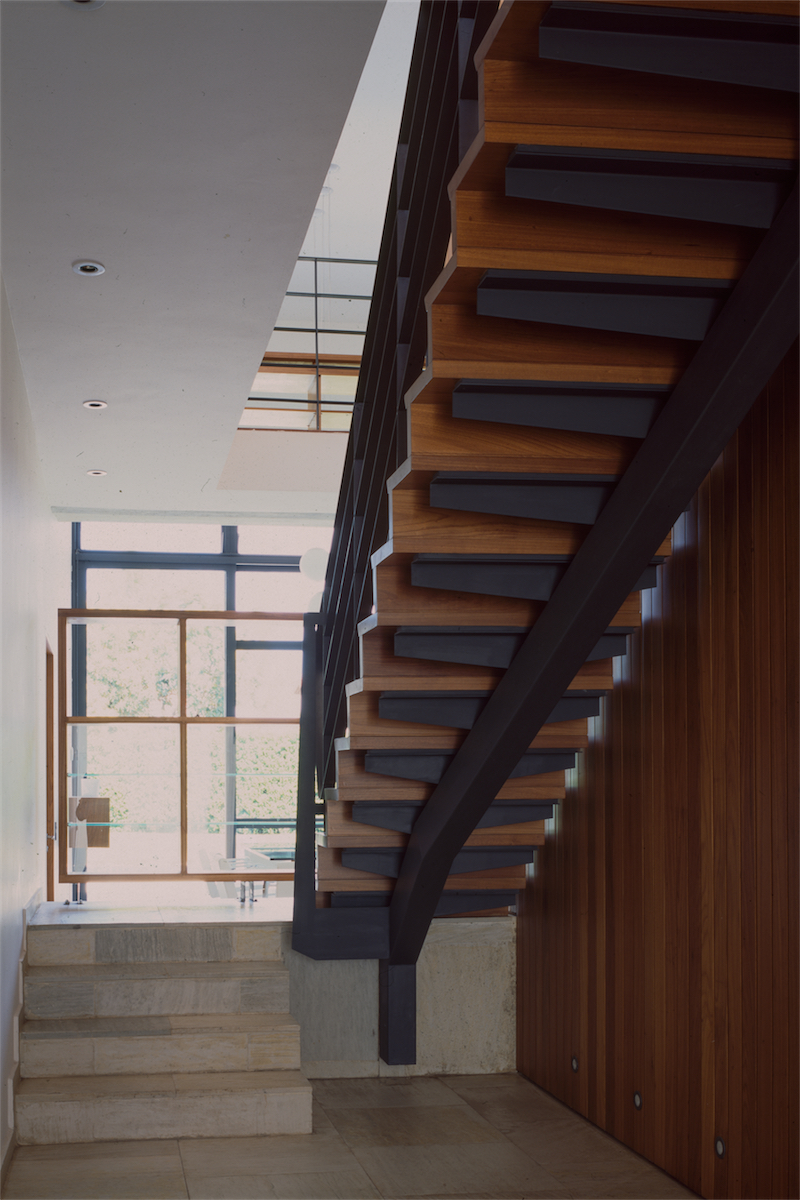 Thomas Deckker: Magalhães House