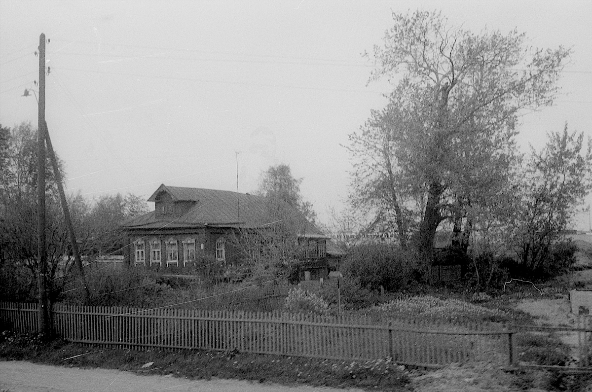 Dacha, outskirts of Moscow photo © Thomas Deckker 1989