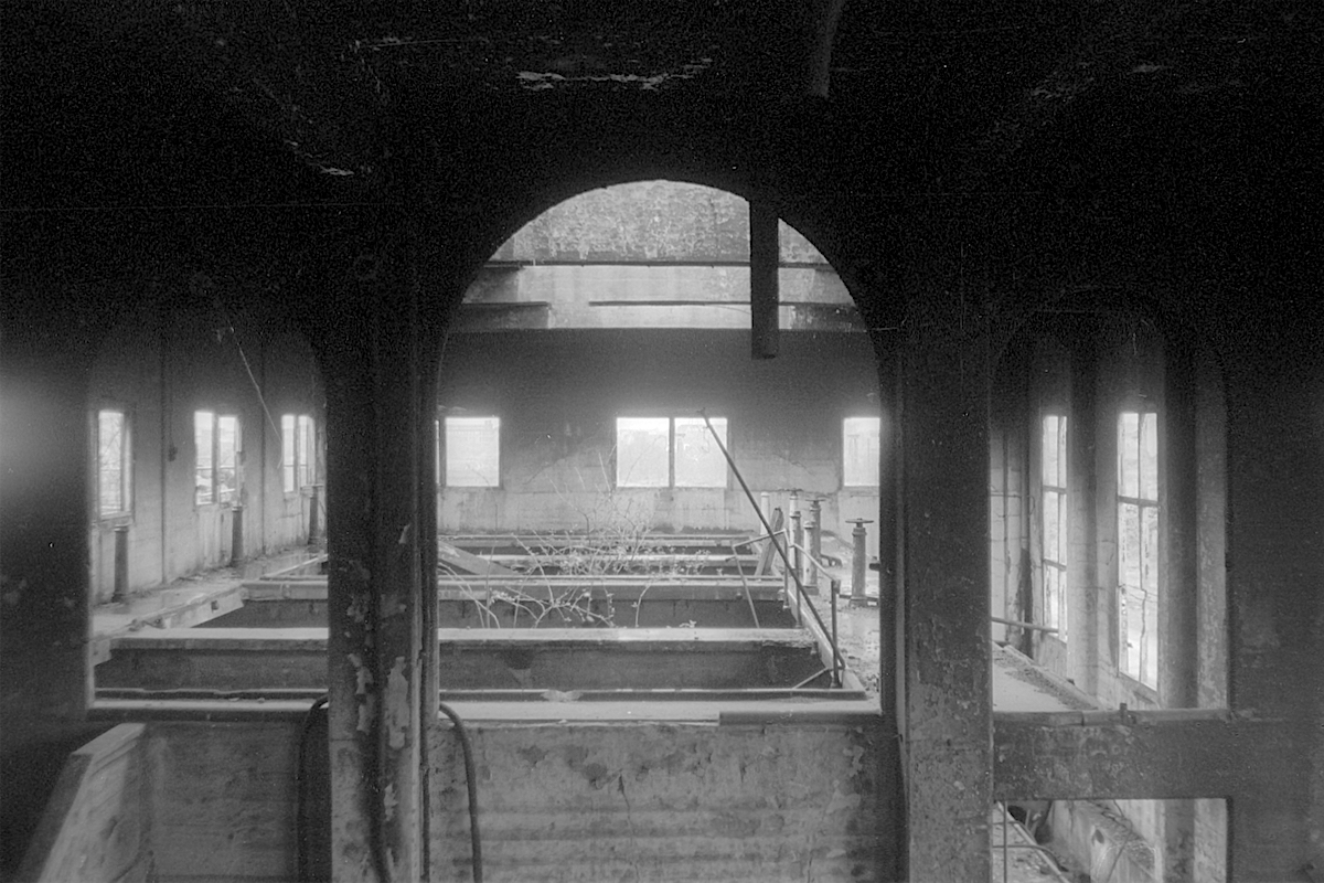 Beckton Gasworks photo © Thomas Deckker 1988